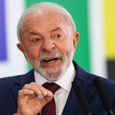 Lula concede posse ao novo ministro do Turismo