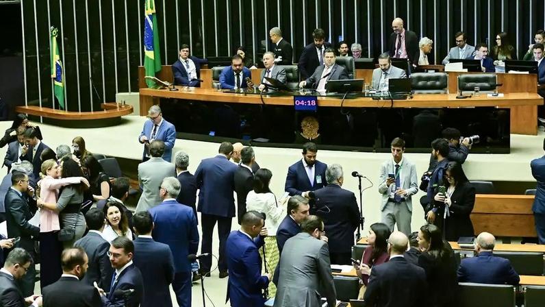 Sessão do Congresso em novembro que impôs derrota a Lula derrubando vetos no licenciamento ambiental (Foto: Geraldo Magela/Agência Senado)