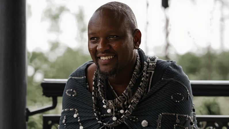 Daniel Ole Sambu, que promoveu convivência entre leões e pessoas, morre aos 51