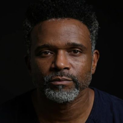 Darius McCrary, ex-aluno de Family Matters, é libertado da prisão após mandado