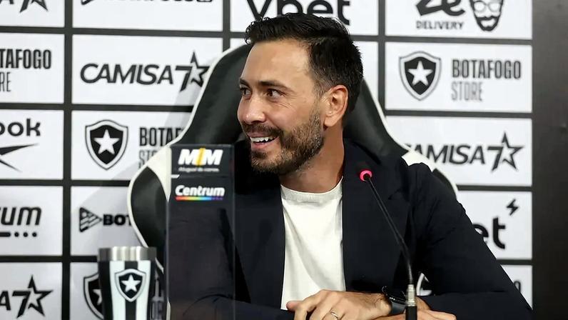 Davide Ancelotti deixou o Botafogo após reunião com a diretoria (Foto: Vítor Silva/Botafogo)