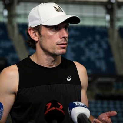 De Minaur, em casa, busca enfrentar os líderes do ranking