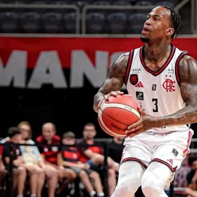 Flamengo dispensa jogador estrangeiro após retorno de astro do NBB