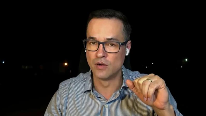 Ex-procurador Deltan Dallagnol critica decisão monocrática de ministro do STF, Gilmar Mendes, em relação ao processo de impeachment de ministros. (Foto: Reprodução de YouTube.)