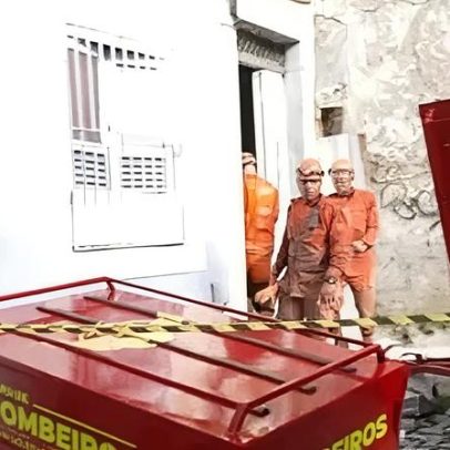 Casarão desaba no Catete, Rio, e deixa feridos