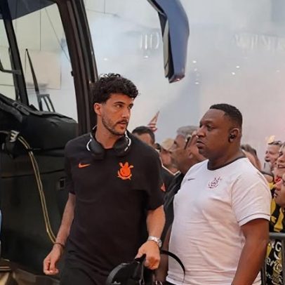 Corinthians desembarca no Rio para final da Copa do Brasil contra o Vasco