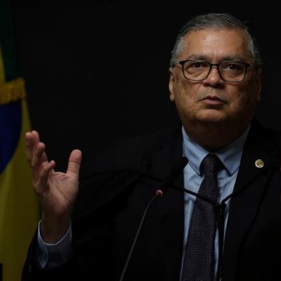 Dino proíbe governo de liberar emendas de Eduardo e Ramagem