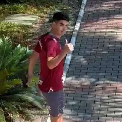 Oscar visita o CT do São Paulo pela primeira vez após problema de saúde