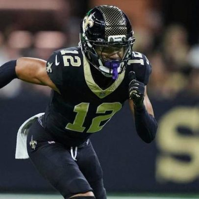 Chris Olave deve jogar pelo Saints contra Buccaneers, mesmo com dor nas costas