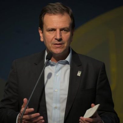 Prefeito do Rio defende palco gospel em Copacabana após críticas