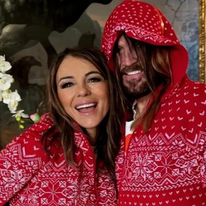 Billy Ray Cyrus e Elizabeth Hurley passam primeiro Natal como casal em pijamas