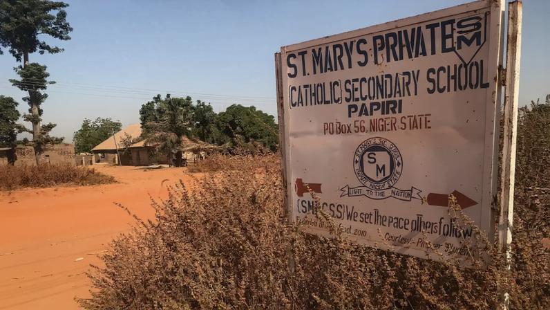 A invasão à St. Mary’s School resultou na captura de mais de 300 alunos e 12 professores, gerando comoção dentro e fora do país - Foto: Reprodução