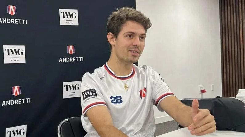 Felipe Drugovich durante coletiva da Fórmula E (Foto: isabella Zuppo)