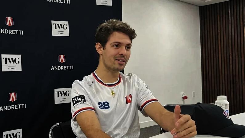 Felipe Drugovich durante coletiva da Fórmula E (Foto: isabella Zuppo)