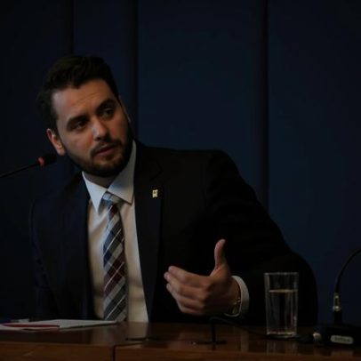 STF condena Filipe Martins a 21 anos de prisão