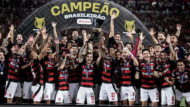 Flamengo conquistou título brasileiro após vencer o Ceará (Foto: André Mourão / Lance!)