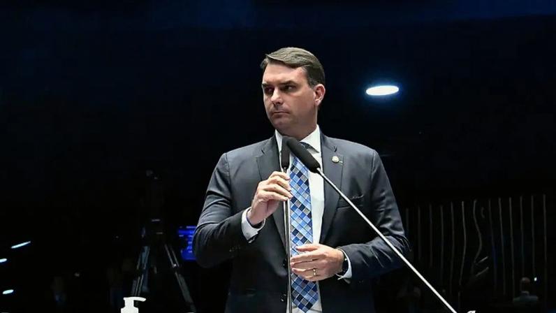 Edinho Silva diz que "não dá pra levar a sério" a candidatura de Flávio, mas reconhece que ele já sai com 30% dos votos. (Foto: Waldemir Barreto/Agência Senado)