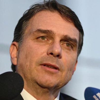Flávio recebe lideranças políticas para costurar candidatura