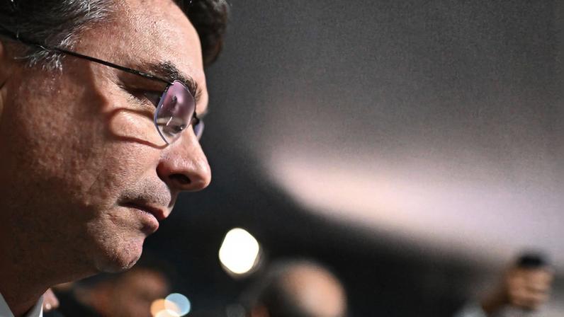 O senador Flávio Bolsonaro (PL-RJ) foi o escolhido pelo ex-presidente Jair Bolsonaro como candidato à presidência em 2026. (Foto: EFE/ Andre Borges)