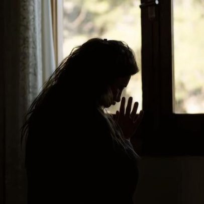 Cristãos são presos no Irã por orar e ler a Bíblia