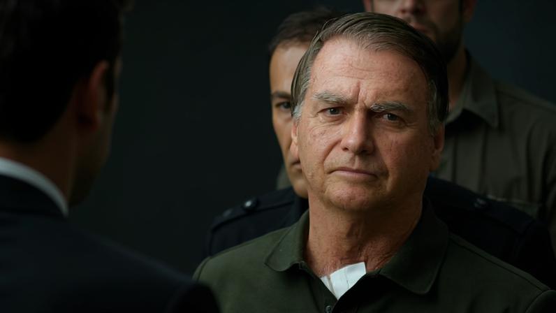 Bolsonaro passa por cirurgia de cerca de 3h para tratar hérnia inguinal bilateral