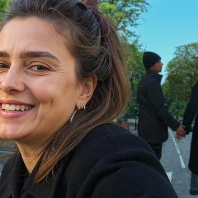 Carolina Dieckmann posta fotos de férias com os filhos na Inglaterra
