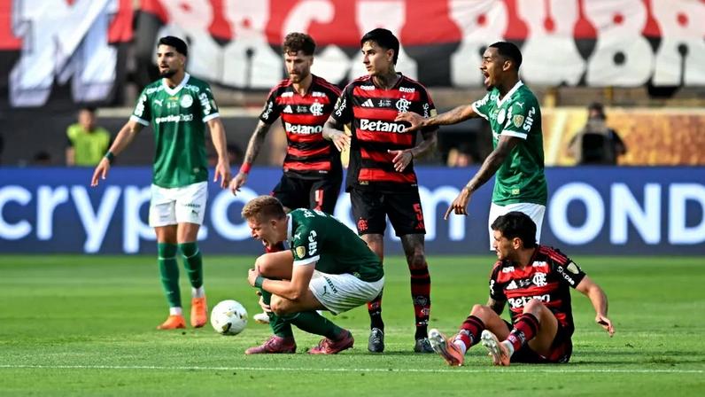 Fuchs sofreu entrada forte de Pulgar • Reprodução/TV Globo