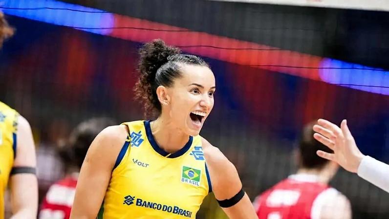 Gabi Guimarães, do Brasil, em jogo contra a Polônia na VNL (Foto: Divulgação/Volleyball World)