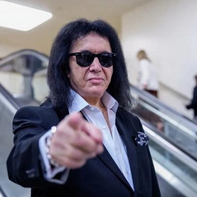 Gene Simmons se desculpa por comentários ofensivos após a morte de Ace Frehley