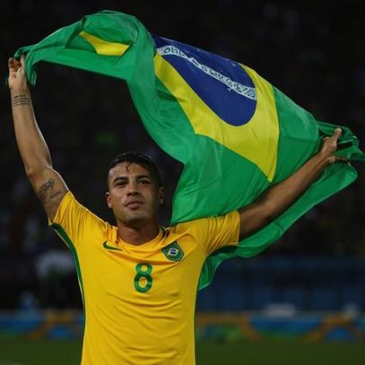 Rafinha Alcântara anuncia aposentadoria do futebol aos 32 anos