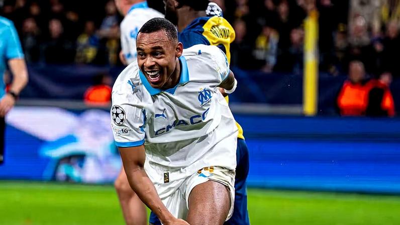 Igor Paixão comemora seu gol pelo Olympique contra o Union Saint-Gilloise — Foto: Getty Images