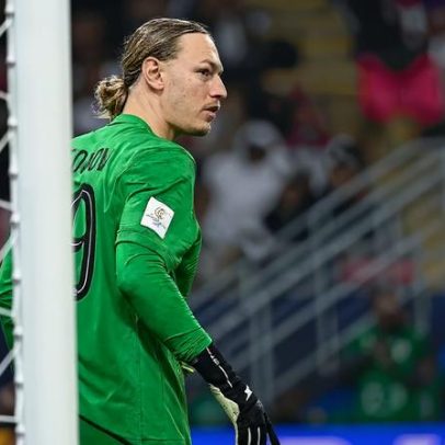 Camisa de Safonov, herói contra o Flamengo, é leiloada por mais de R$ 8 mil