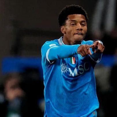 Napoli avança à final da Supercopa da Itália com gol de David Neres