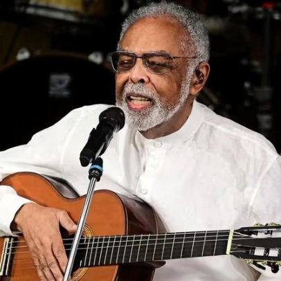 Gilberto Gil se apresenta com filhos e netos em navio Tempo Rei