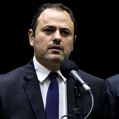 Glauber Braga assume cadeira de Motta e causa confusão