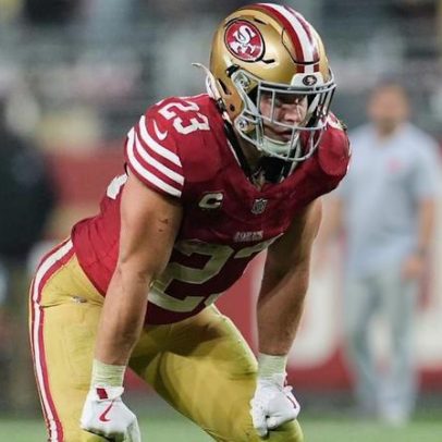 Christian McCaffrey listado com lesão, dúvida para duelo com Titans
