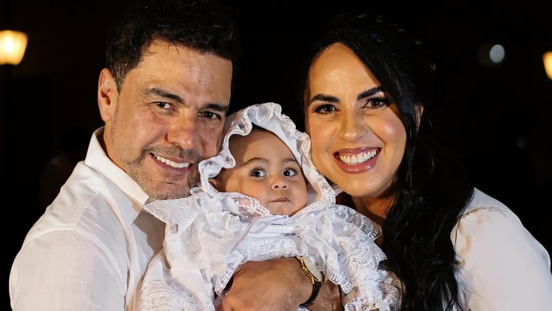 Graciele Lacerda e Zezé Di Camargo são pais de Clara — Foto: @thailazarinifotografia