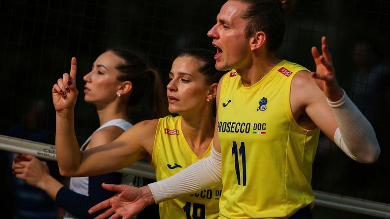 Isabella Haak durante jogo do Conegliano no Mundial de Clubes (Foto: Divulgação Volleyball World)
