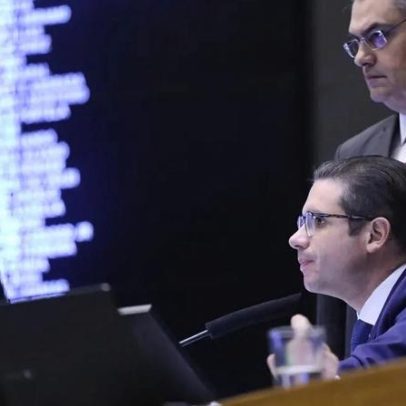 Motta pauta votação de lei que pode reduzir pena de Bolsonaro