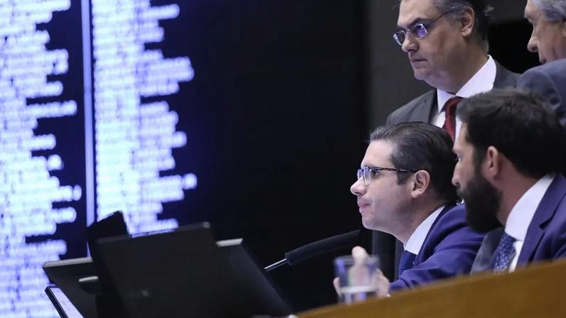 Votação será realizada na tarde desta terça (9) e pretende rever as penas de crimes contra o Estado Democrático de Direito. (Foto: Kayo Magalhães/Câmara dos Deputados)