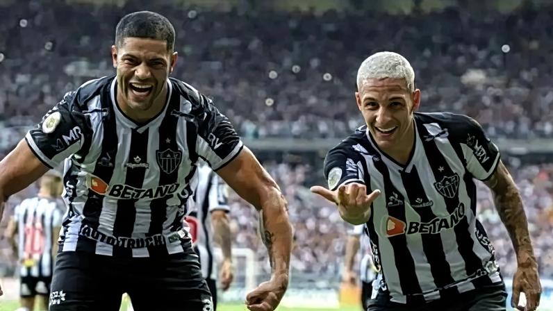 Hulk e Arana em ação pelo Atlético-MG (Foto: Pedro Souza / Atlético-MG)