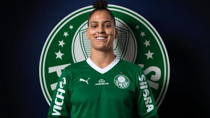Byanca Brasil, do Cruzeiro, venceu o Prêmio ESPN Bola de Prata como atacante Arte ESPN