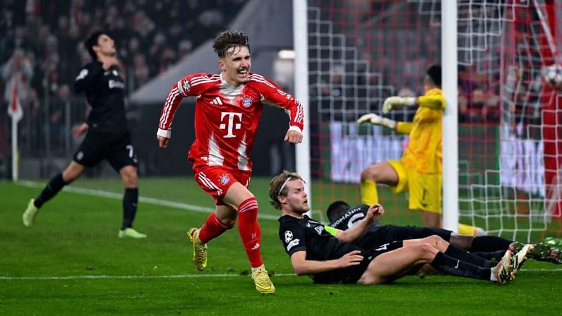 Lennart Karl comemora após marcar para o Bayern sobre o SportingSven Hoppe/picture alliance via Getty Images