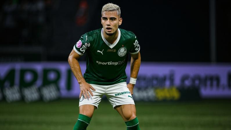 Joia do Palmeiras, Allan Elias está na mira do Newcastle: 'Oferta milionária' (3:53) André Hernan traz informações do jogador no Fala a Fonte desta terça-feira (9) (3:53)