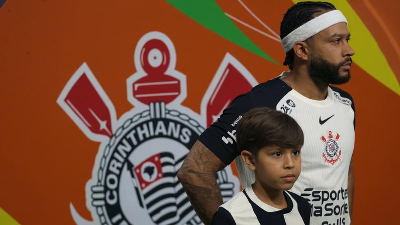 Memphis fala em português após vitória do Corinthians sobre o Cruzeiro