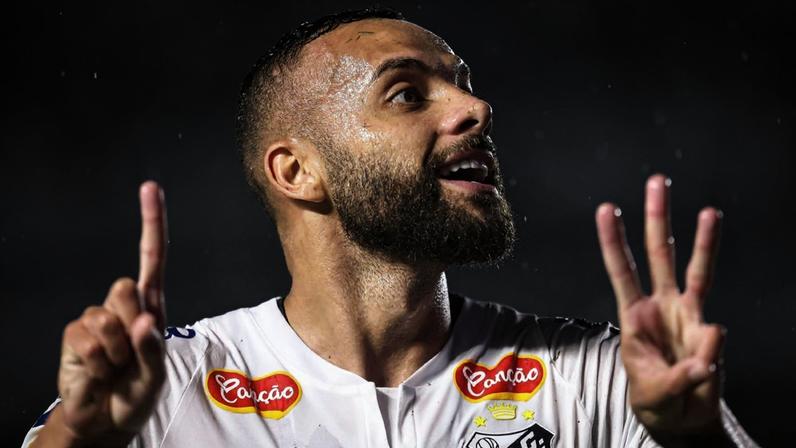 Oferta da MLS, quase troca com Luciano no São Paulo e mais: o futuro indefinido de Guilherme no Santos (3:07)