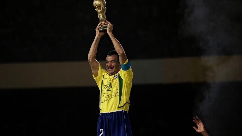 Luizão admite seleções melhores que o Brasil na Copa mas diz: 'Todos tremem para a Amarelinha' (0:34)