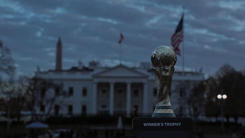 Troféu da Copa do Mundo na Casa Branca, em Washington (EUA) Michael Regan - FIFA/FIFA via Getty Images