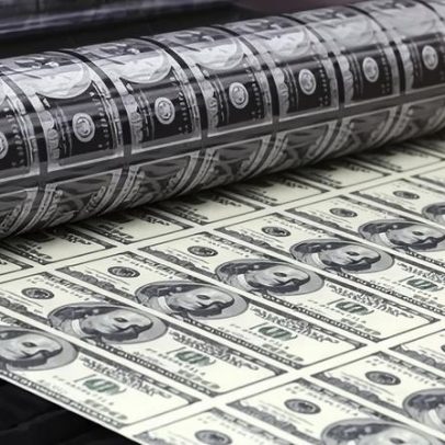 Caminhos para além do dólar ganham impulso em debates globais