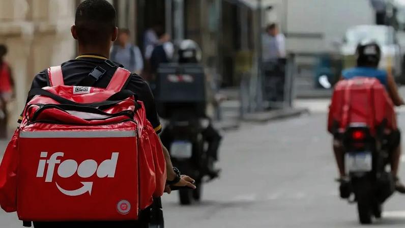 Projeto que regulamenta trabalho via aplicativos como iFood e Uber encarece preços ao consumidor, diz setor. (Foto: Fernando Frazão/Agência Brasil)